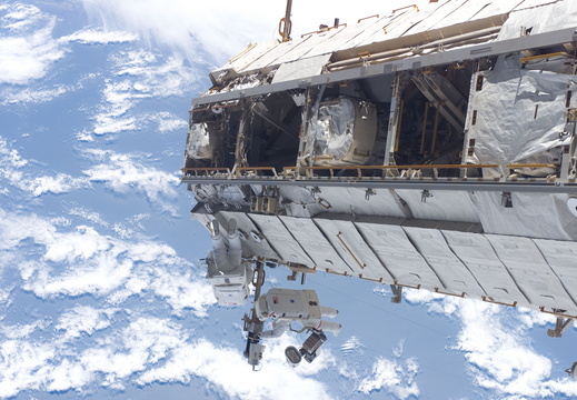STS116-E-05978