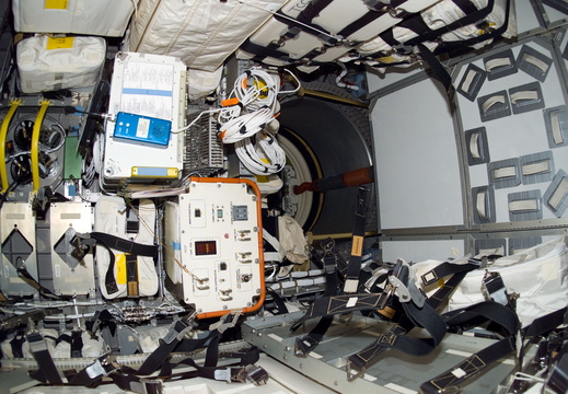 STS116-E-06095