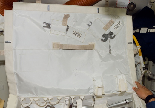 STS116-E-06133