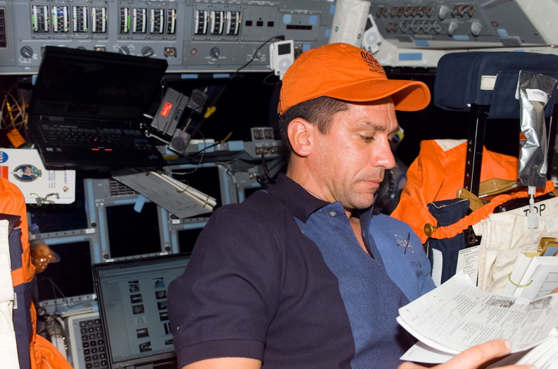 STS116-E-06181.jpg