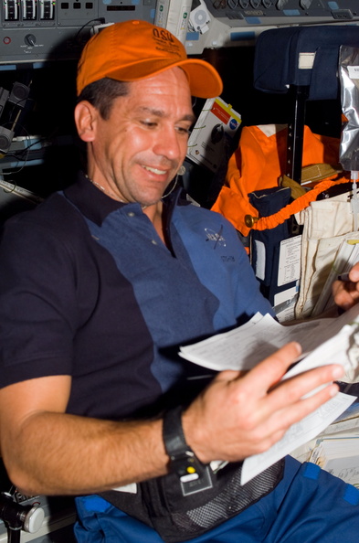 STS116-E-06182.jpg
