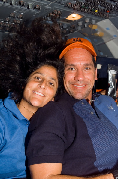 STS116-E-06183.jpg