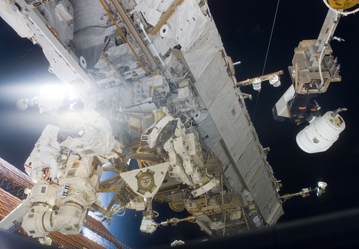 STS116-E-06198