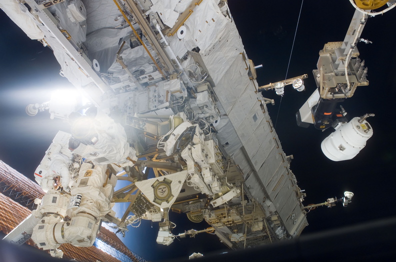 STS116-E-06198.jpg