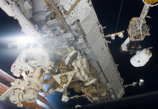 STS116-E-06200
