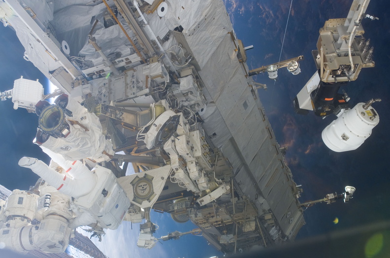 STS116-E-06213.jpg