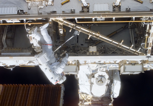 STS116-E-06218
