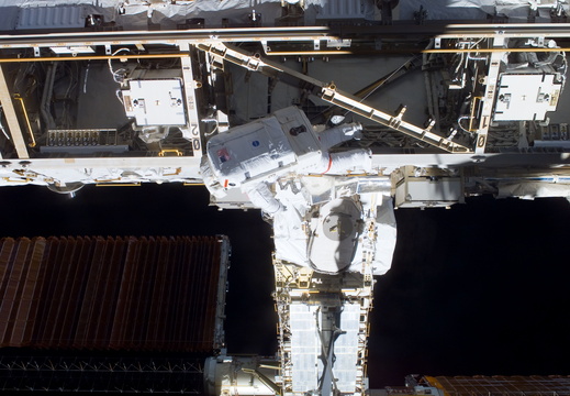 STS116-E-06221