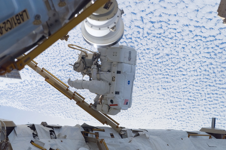 STS116-E-06227.jpg