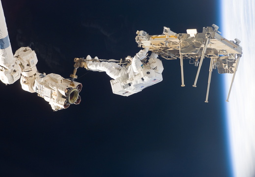 STS116-E-06270