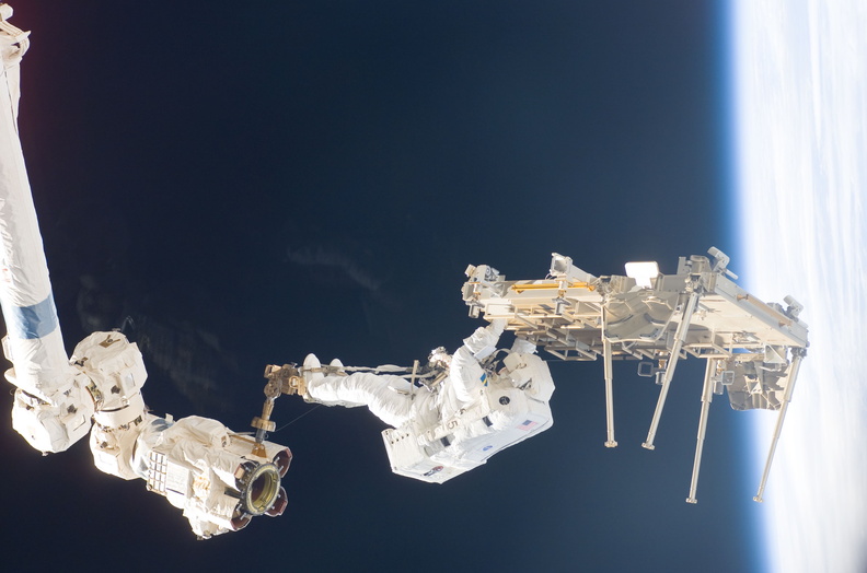 STS116-E-06271.jpg