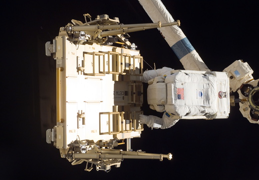 STS116-E-06286