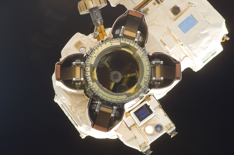 STS116-E-06293.jpg