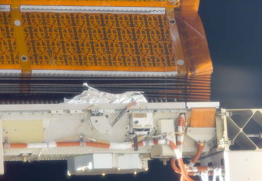 STS116-E-06375