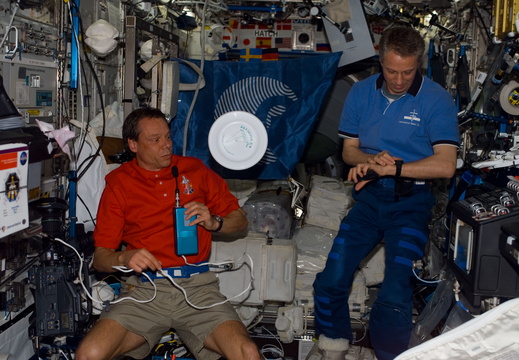 STS116-E-06404
