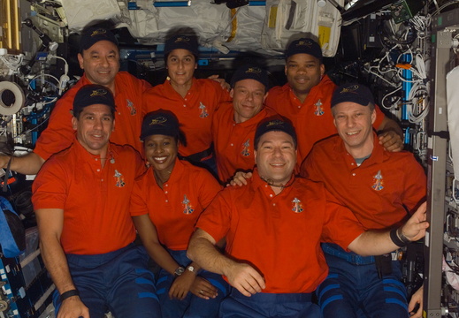 STS116-E-06431