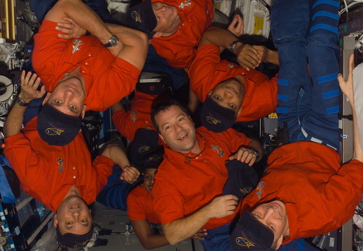 STS116-E-06443