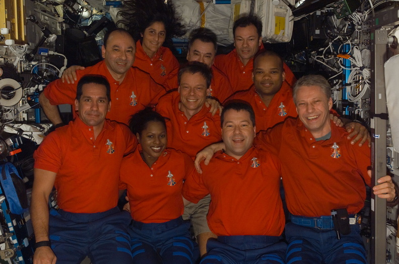 STS116-E-06459.jpg