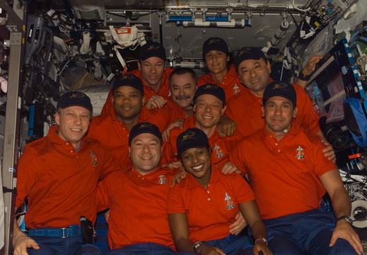 STS116-E-06472