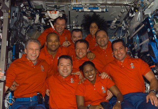 STS116-E-06481