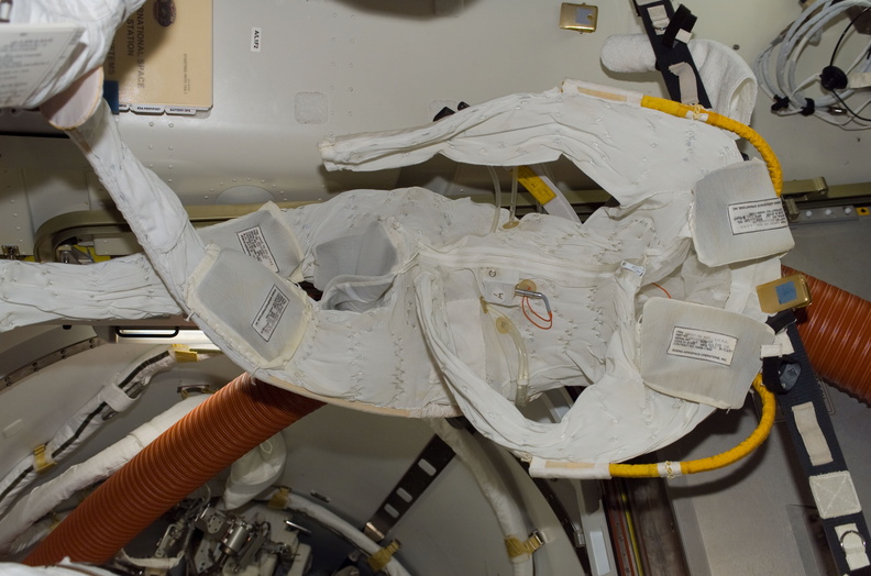 STS116-E-06501.jpg
