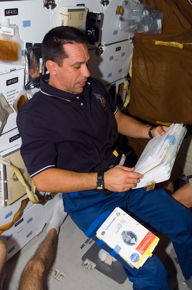 STS116-E-06504.jpg