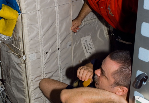 STS116-E-06507