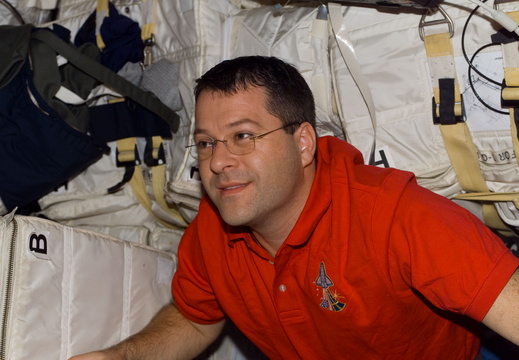 STS116-E-06514