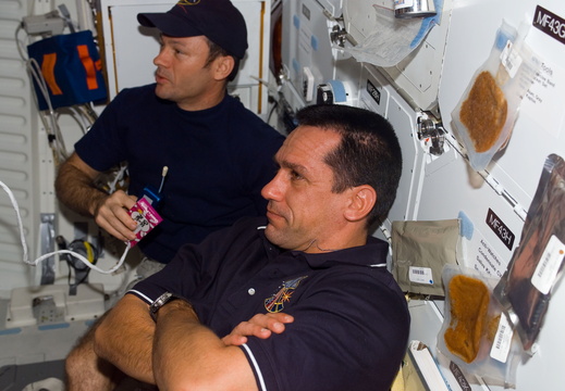 STS116-E-06522