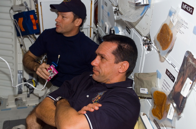 STS116-E-06522.jpg