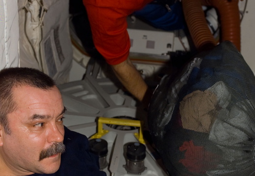STS116-E-06524