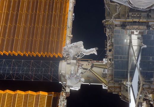 STS116-E-06601