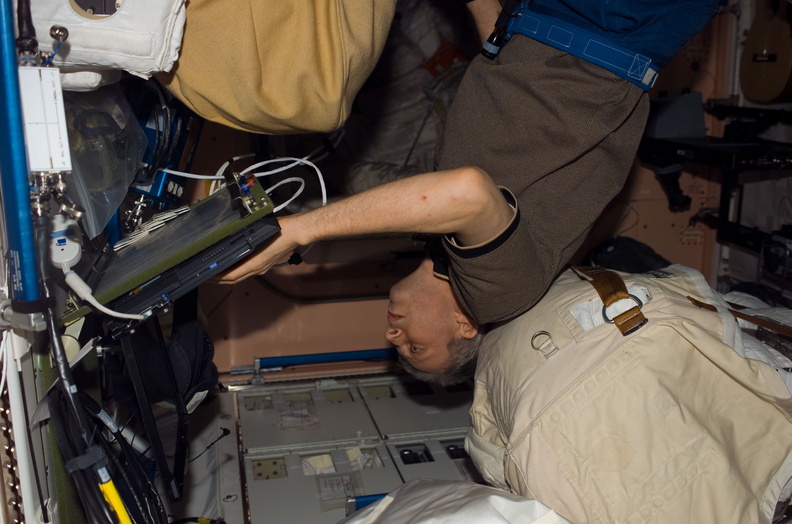 STS116-E-06612.jpg