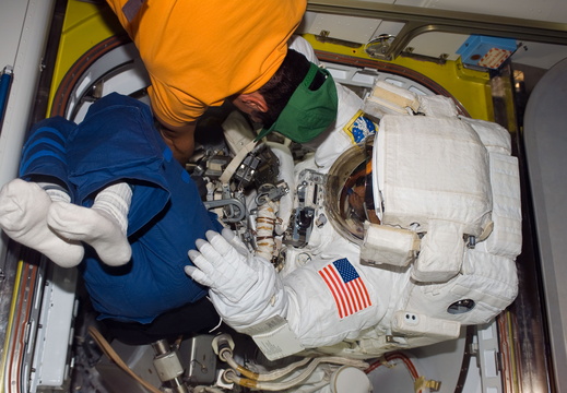 STS116-E-06619