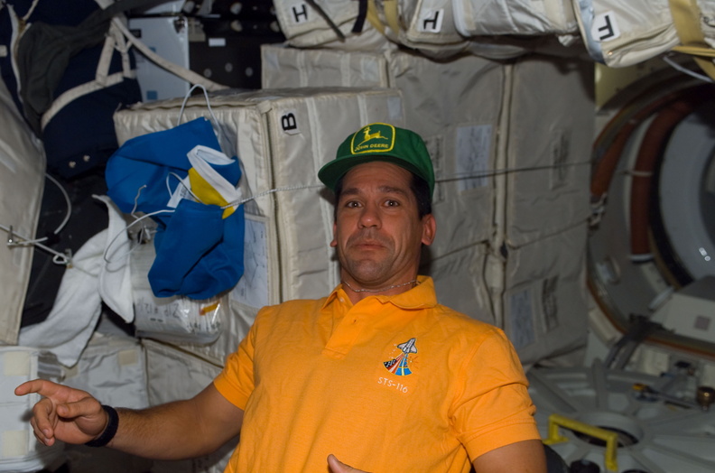 STS116-E-06632.jpg