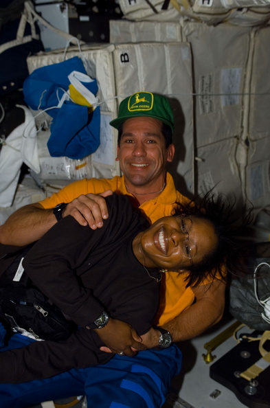 STS116-E-06635.jpg