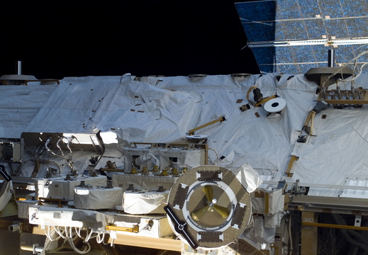 STS116-E-06724