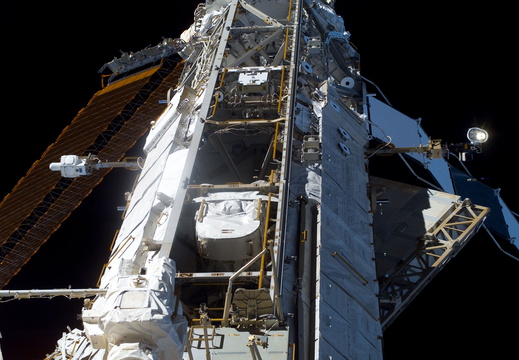 STS116-E-06726