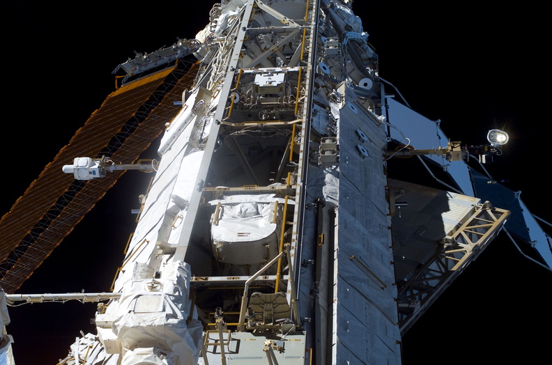 STS116-E-06726.jpg