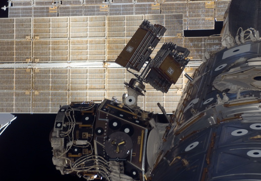 STS116-E-06756