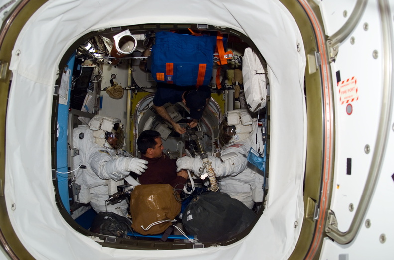 STS116-E-06809.jpg