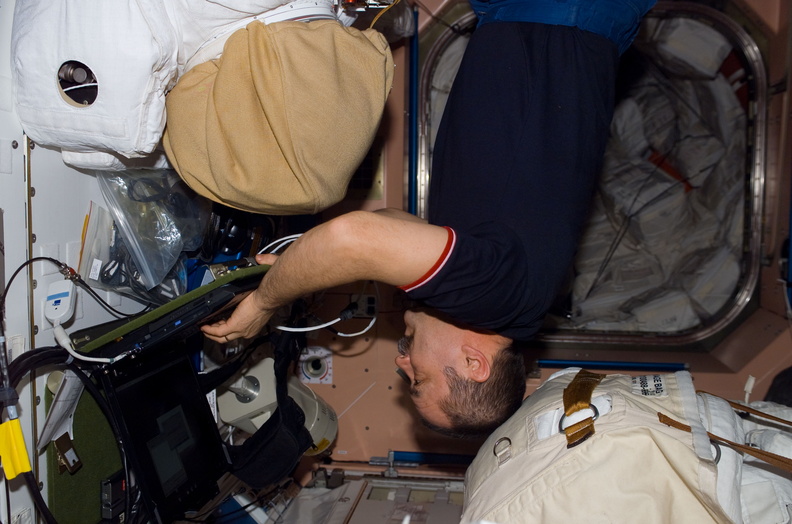 STS116-E-06811.jpg