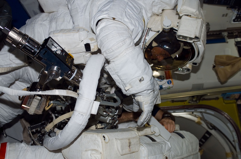 STS116-E-06822.jpg