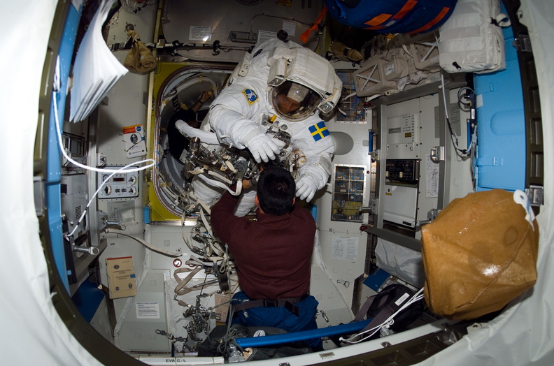 STS116-E-06832.jpg