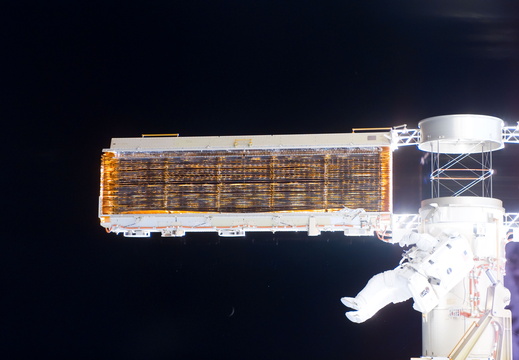 STS116-E-06860