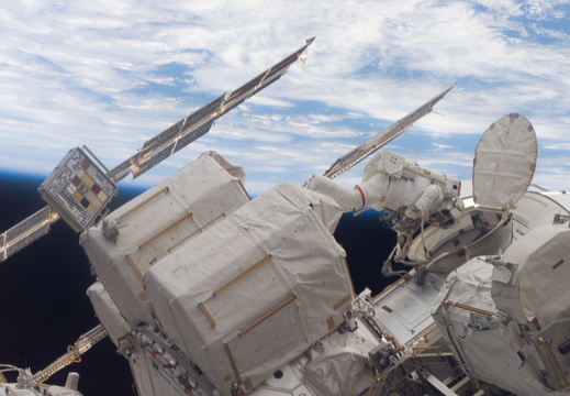 STS116-E-06937