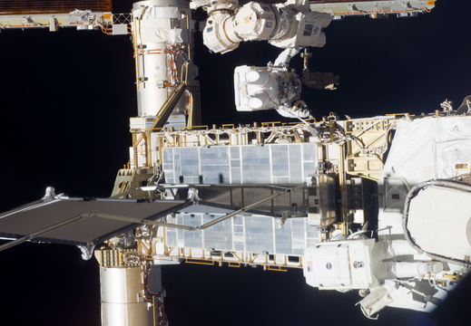 STS116-E-06961