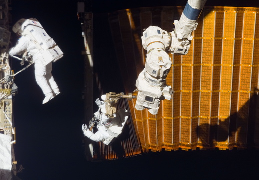 STS116-E-06979