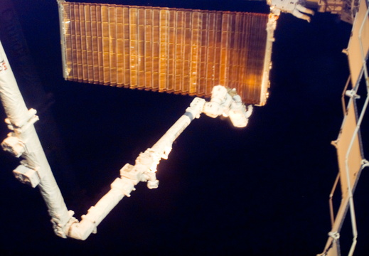 STS116-E-06985