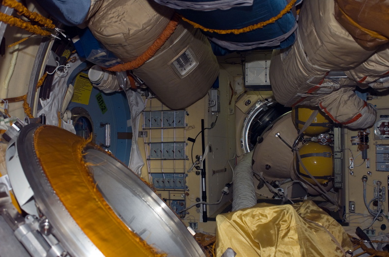 STS116-E-07018.jpg